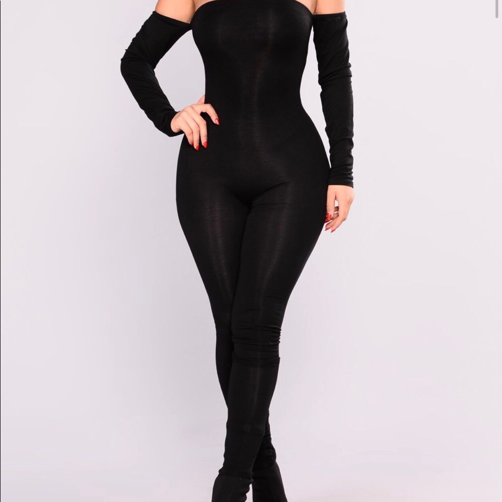Off the shoulder jumpsuit “FASHION NOVA CURVE”